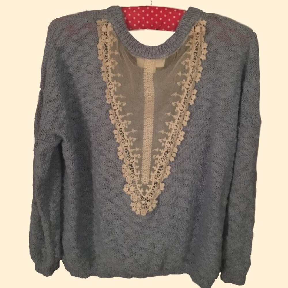 EN CRÈME / lace back sweater